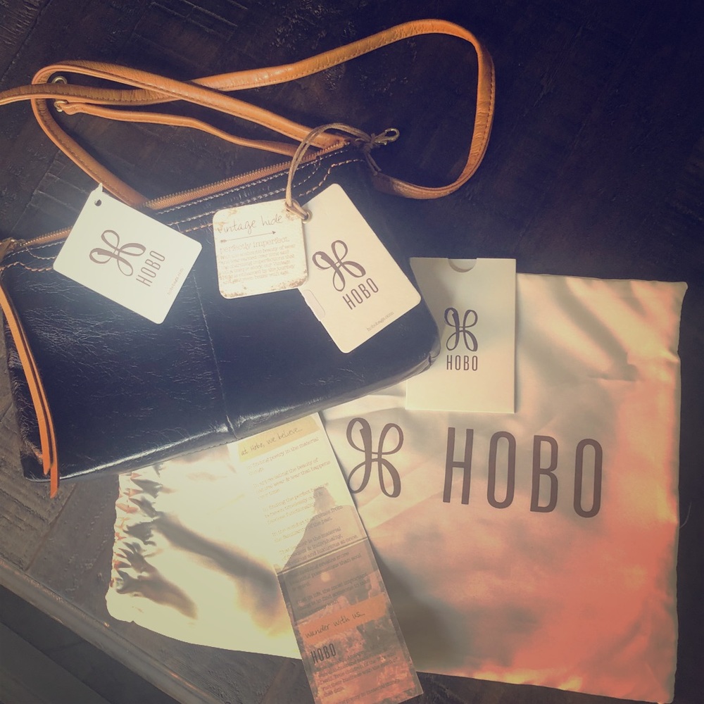 Hobo Darcy Crossbody Convertible Clutch!
